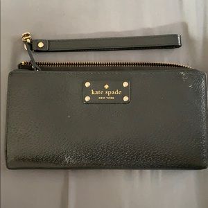 Womens Kate spade wallet/wristlet